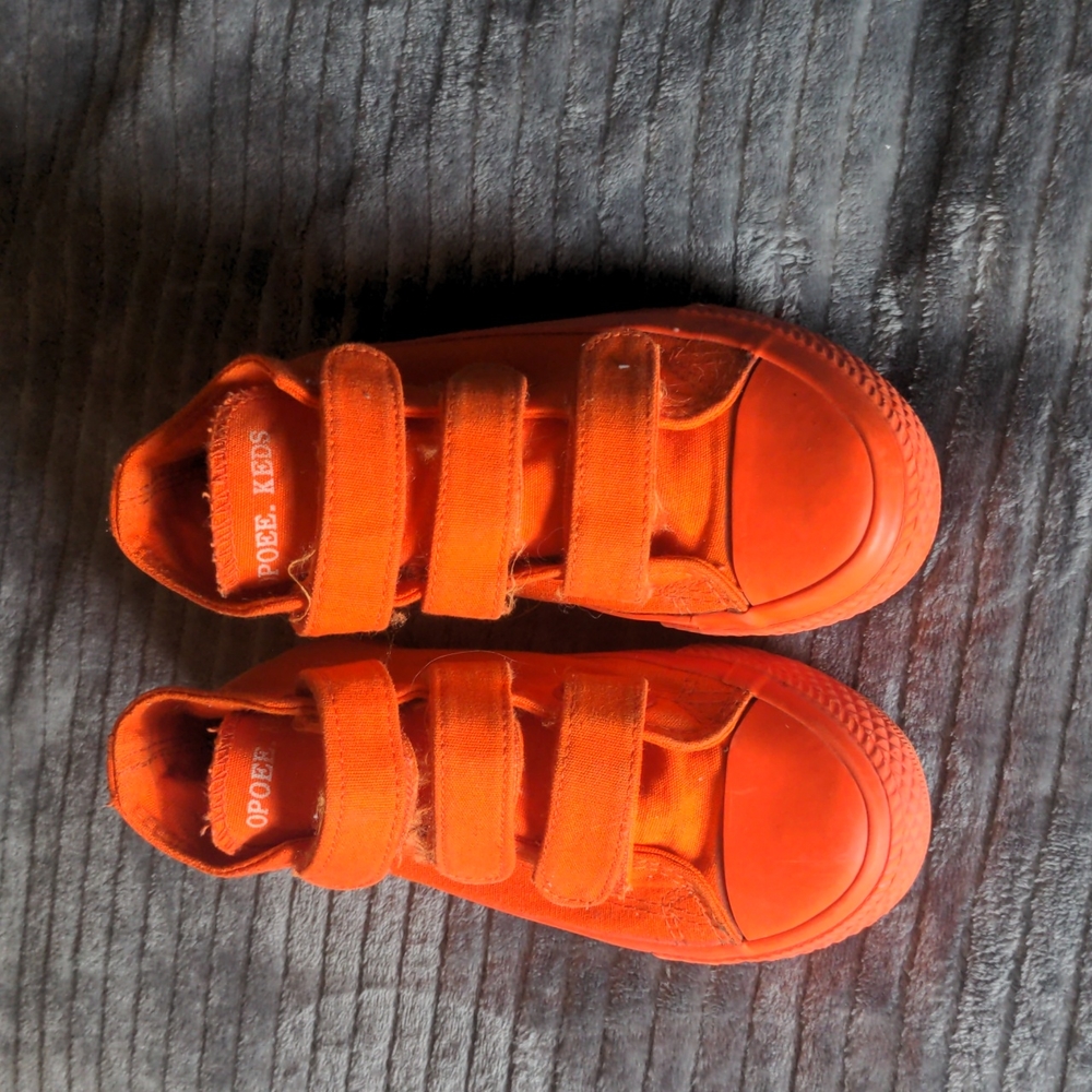 (🌼bundle 5/$25) Boys high tops